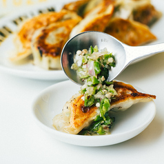 UENO YELLOW GYOZA ウエノイエローギョウザのおすすめ料理1