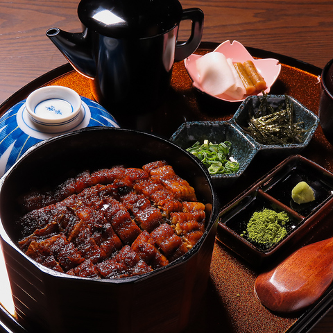 三河湾や伊勢湾の新鮮な海鮮と季節の食材にこだわった料理と、厳選したお酒を堪能◎