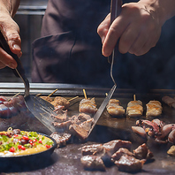 鉄板焼メニューはどれも香ばしい香りが食欲を刺激します