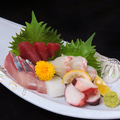 料理メニュー写真&nbsp;本日の刺身盛り合わせ(中)