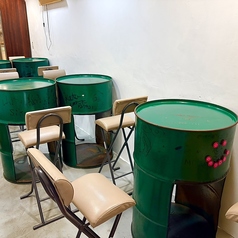 【ドラム缶テーブル席】1~2名(ドラム缶テーブル1つ)×5 ※繋げて7~8名のお席つくれます。