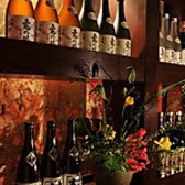 阿賀町麒麟山酒造の辛口シリーズを各種取り揃えております。その他にも新潟各地の地酒や厳選された日本酒を多数ご用意しております。新潟駅南で絶品の料理とお酒を堪能できる割烹料理屋となっておりますので、宴会や接待にご利用ください。
