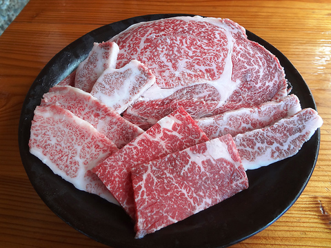 石垣牛と県産黒毛和牛を食べ比べ。石垣島で焼肉なら牛垣島へどうぞ♪