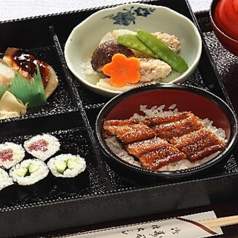創業昭和13年。伝統を受け継いだ味で心も満たします。
