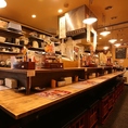 活気溢れる店内で大阪名物の美味しい串カツを！カウンター席で目の前で揚がる串を堪能