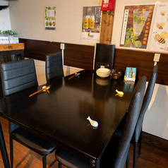 広々なテーブル席。お席のみのご予約も承ります。