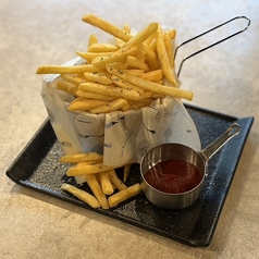 ポテトフライ(塩・のり塩・バター醤油)/タコの唐揚げ