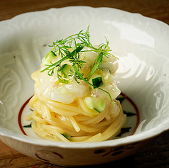 毎月変わる季節の食材を贅沢に使った、各種パスタ。