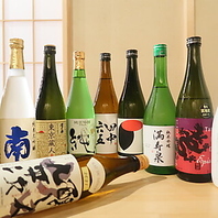 全国の酒造から常時30種類もの日本酒をご用意