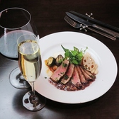 大切な記念日や会食に、ご予算に合わせたオーダーメイドコースを承ります。お料理は2名様よりから、ご予算に応じてお作りいたします。アニバーサリーや団体貸切など、利用シーンに応じた柔軟さが自慢です 。特別な一日のために、まずは人数や時間帯・ご予算など、お気軽にお電話でご要望をお聞かせください。