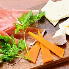 生ハム&チーズの盛り合わせ