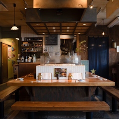 鳥料理と炭火焼　鶏やまの雰囲気1