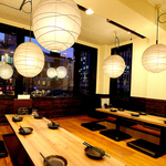 開放感ある空間で焼き鳥・もつ鍋はいかがでしょうか。各種宴会コースご用意ございます！