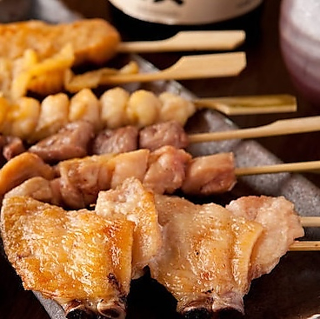 【新宿駅徒歩3分】焼き鳥・串揚げ・刺身が名物！個室完備の和食居酒屋