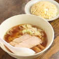 料理メニュー写真 ラーメン・半炒飯セット