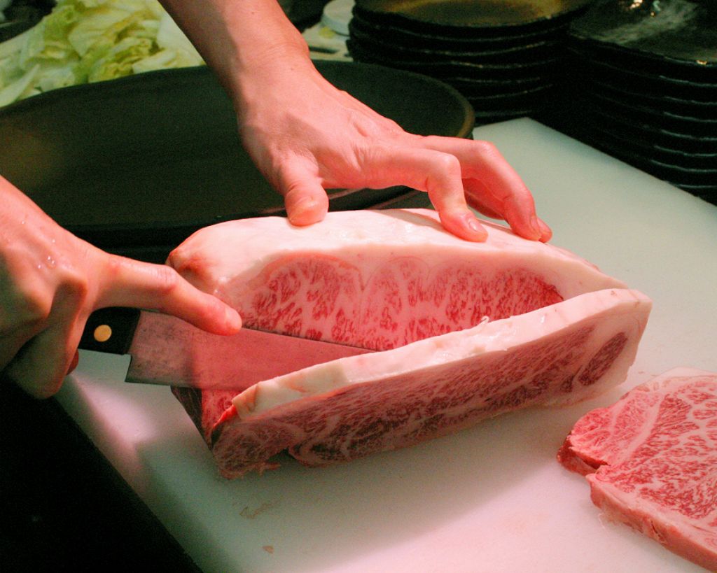 さらに…仕入れた肉をお店でさばくので、最高の状態で本物の極上肉を頂けます♪