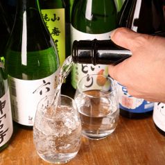 日本酒にこだわり、どのお料理とも相性抜群です。