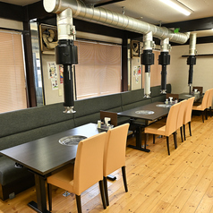 広々としたテーブル席をご用意しております！お仕事終わりなど日常使いにも◎