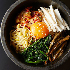 〆に人気の韓国料理！「ビビンバ」や「冷麺」もバリエーション豊富に揃えております！の写真