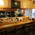 【カウンター】ほっこり空間で美味しい料理とお酒で会話も弾む♪団体様のご利用も大歓迎しております。貸切の場合は最大３０名様までご利用可能！人数、予算などお気軽にお問い合わせください。