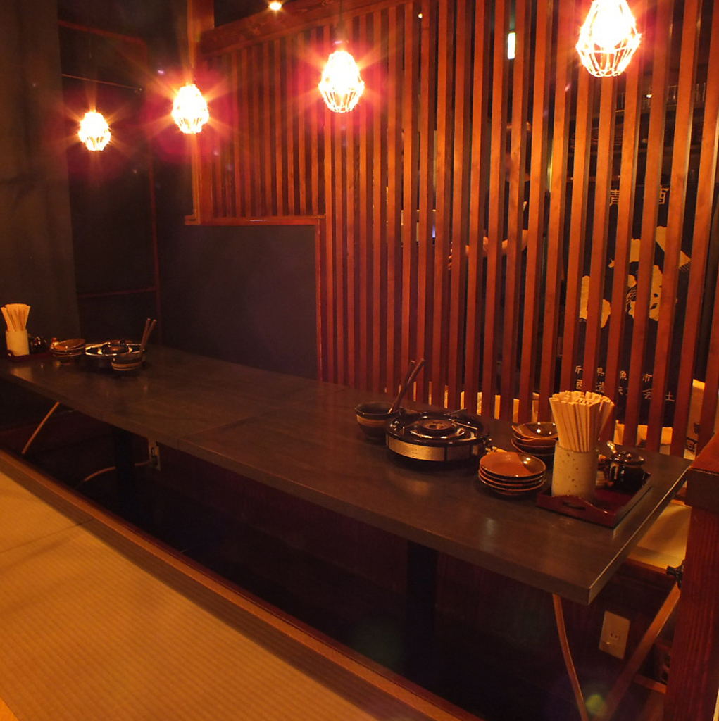 少人数様大歓迎♪下町情緒あるれる店内♪いつの間にか隣のお客さんと仲良くなってたなんて事しばしば