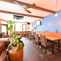 Cafe & Bar N42°の雰囲気1