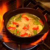 【本格スペイン料理の調理風景】鉄鍋でご提供するので冷めにくく、おいしくお召し上がりいただけます。