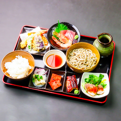 【大満足の欲張り膳】平日限定ランチ◆選べるミニ丼と本格麺のセットの写真