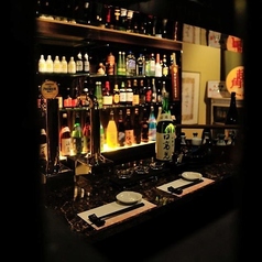 お一人様はもちろん、少人数でしっぽりと飲みたい夜におすすめのカウンター席を4席ご用意しております!お酒と相性抜群の牛タンや新鮮な海の幸をつまみながら、ご自身のペースでゆっくりとお過ごしいただけます。お仕事帰りにふらっと立ち寄る際や、気の置けない方とのサク飲みにぜひご利用ください♪