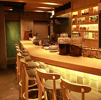 落ち着いた雰囲気の店内◎おひとり様からグループでも