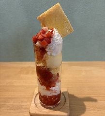 イチゴパフェ