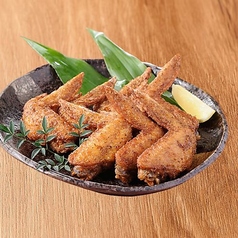 カリっとジューシー！黄金手羽先