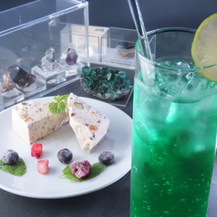 Cafe Bar & Science Room Kleines クライネスの特集写真