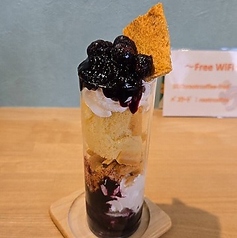 ブルーベリーパフェ