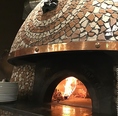 ナポリから取り寄せた　ステファノ　フェッラーラ社製のピザ窯