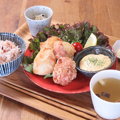 鶏の唐揚げ(3個)定食