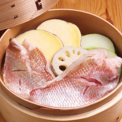 じわもん名物　地魚と加賀野菜のせいろ蒸しの写真
