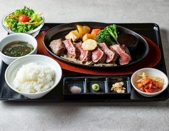 定番！日替り国産牛ステーキランチ/1,690円～（税込）