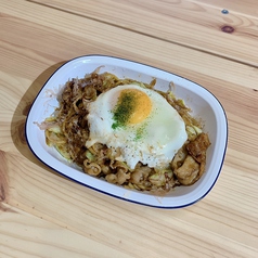 焼きそば（目玉焼付）