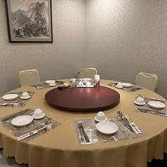 7名様までご利用可能な個室です。少人数のご宴会や接待、ご家族のお祝い事など、周りを気にせずプライベートな時間を過ごしたい方におすすめです。