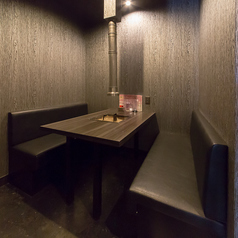 5名掛けの半個室が2席あります