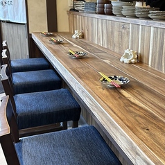 ライブ感溢れるキッチンを間近に