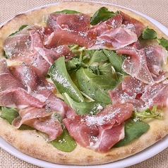 生ハムとルッコラ