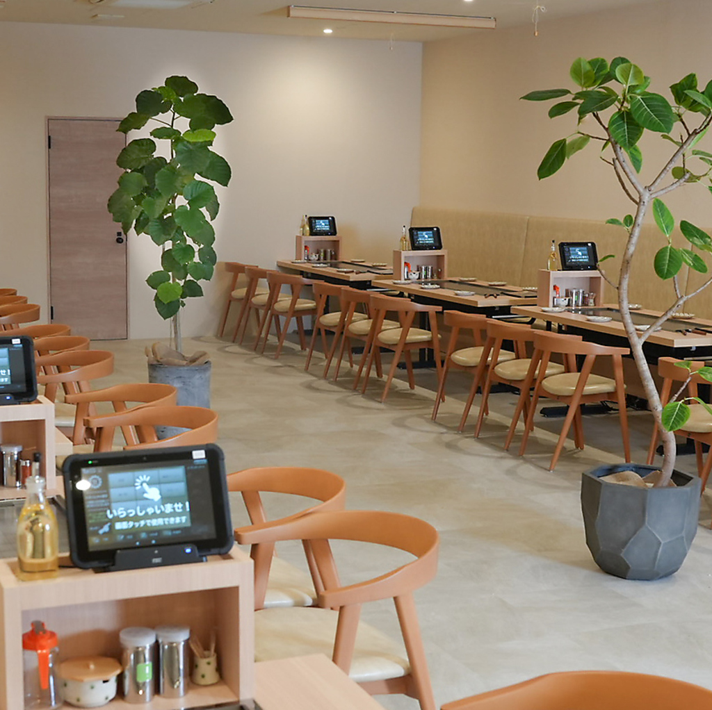 広々とした店内は大人数での宴会に最適！最大64名様まで対応可能なので、会社行事や打ち上げにも♪