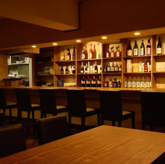 テーブル席です。2名席のテーブルもございます。