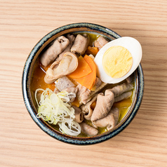 “白”もつ煮込み