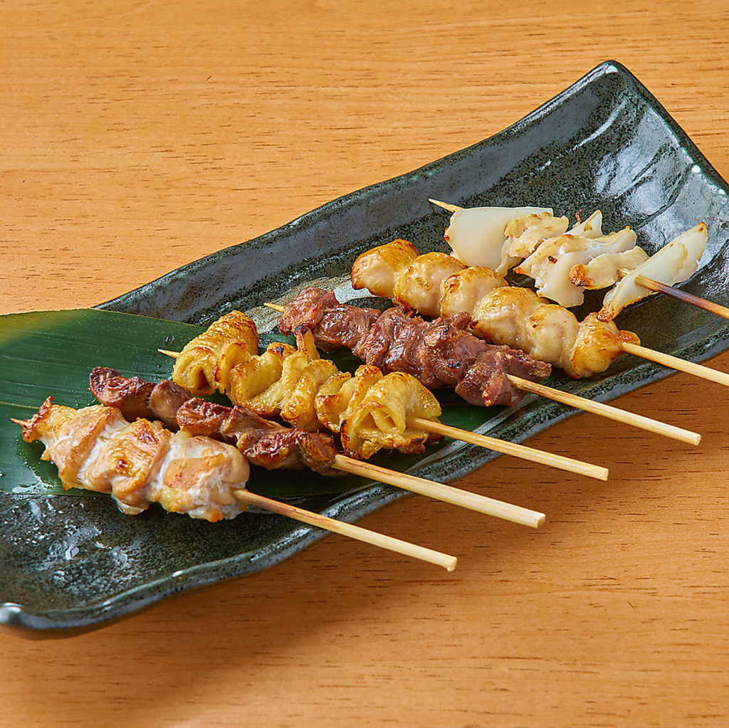 もも・ぼんじり・砂肝・ハツ等、リーズナブルな焼き鳥メニューもご用意しております！