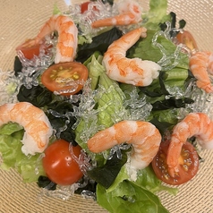 海老と海藻のサラダ