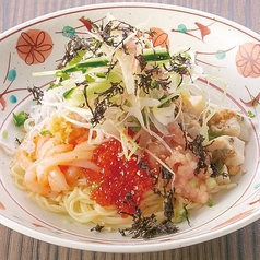 夏の香味野菜 冷製フェデリーニ 壁の穴風