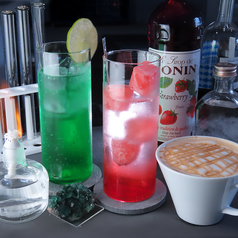 Cafe Bar & Science Room Kleines クライネスの特集写真